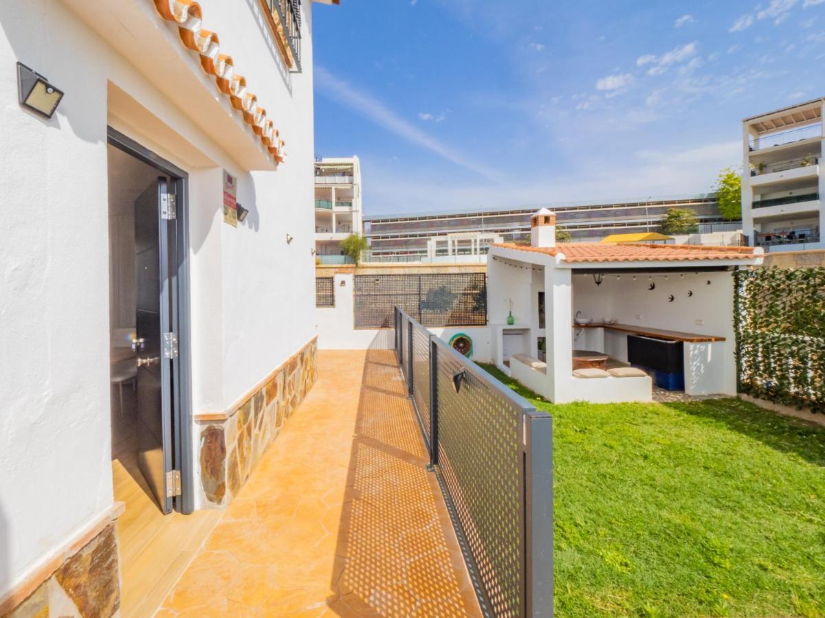 Cubo'S Hostal William'S Sunny 3 With Breakfast Torre de Benagalbon Exterior foto